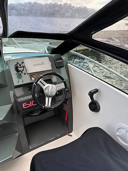 Sting 610 DC Evinrude E-Tec 150 hk 11 of 15
