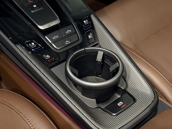 Porsche 911 Carrera 4 GTS 27 of 30