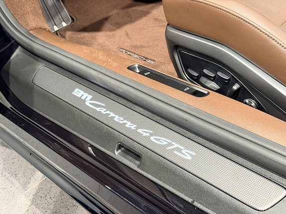 Porsche 911 Carrera 4 GTS 20 of 30