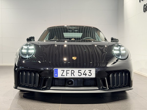 Porsche 911 Carrera 4 GTS 7 of 30