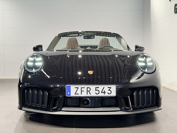 Porsche 911 Carrera 4 GTS 3 of 30