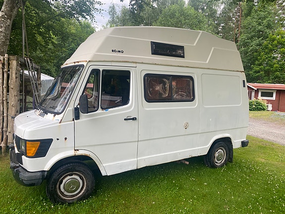 Mercedes-Benz 308 4 of 5