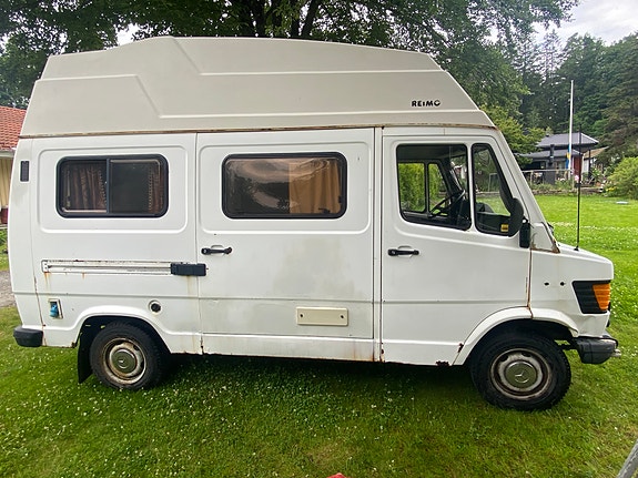 Mercedes-Benz 308 6 of 16