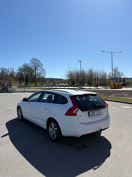 Volvo V60 4 of 5