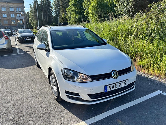 Volkswagen Golf VII 2 of 5