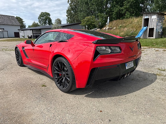 Chevrolet Corvette 16 of 18