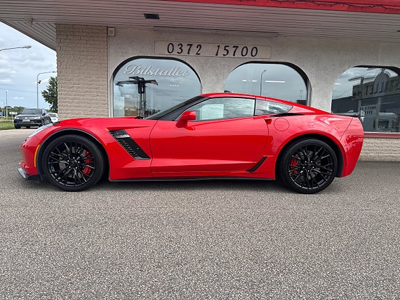 Chevrolet Corvette 2 of 18