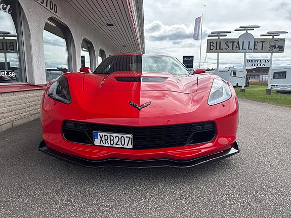 Chevrolet Corvette 9 of 18