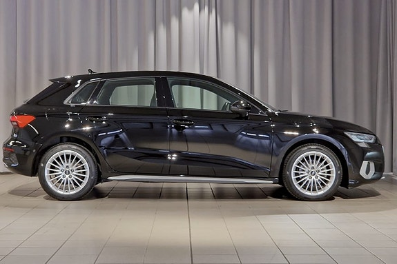 Audi A3 4 of 5