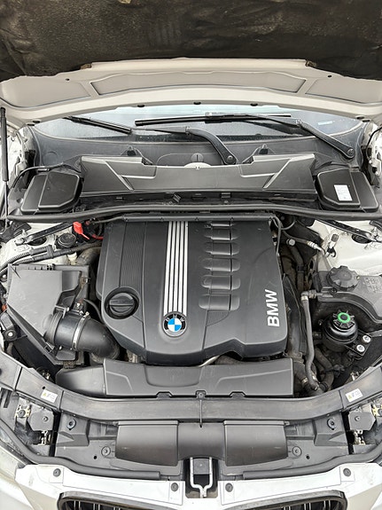 BMW 330d 12 of 12