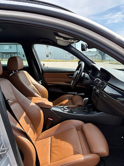 BMW 330d 3 of 12