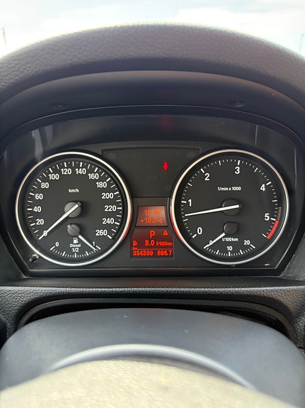 BMW 330d 8 of 12