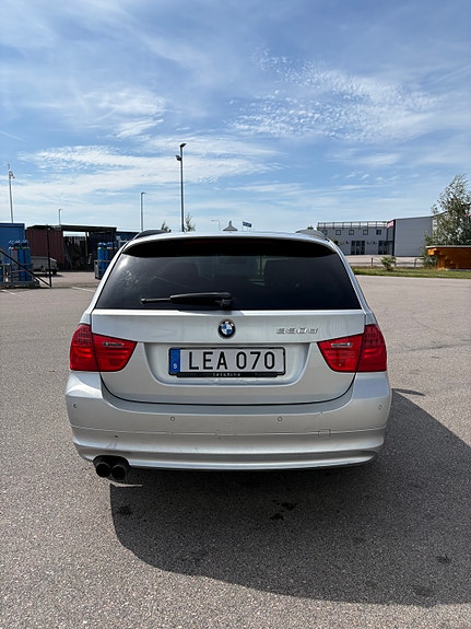 BMW 330d 7 of 12