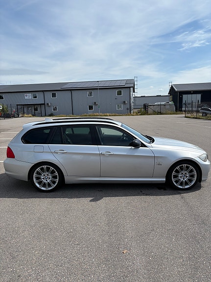 BMW 330d 6 of 12