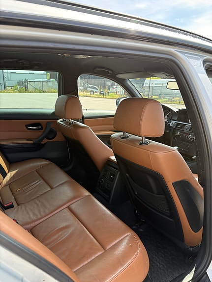 BMW 330d 9 of 12