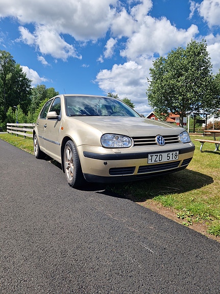 Volkswagen Golf IV 2 of 5