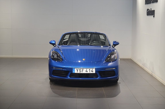 Porsche 718 Boxster 3 of 17