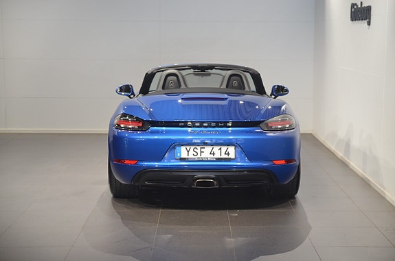 Porsche 718 Boxster 7 of 17