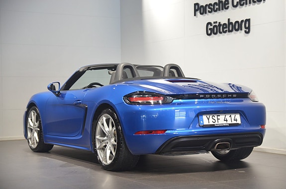 Porsche 718 Boxster 6 of 17
