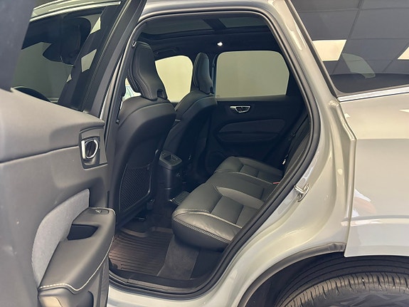 Volvo XC60 11 of 22