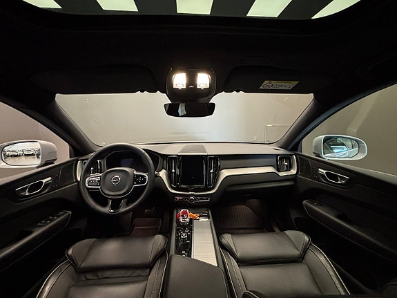 Volvo XC60 15 of 22