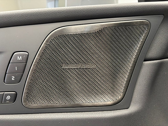 Volvo XC60 19 of 22