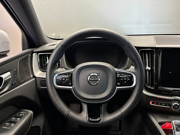 Volvo XC60 18 of 22