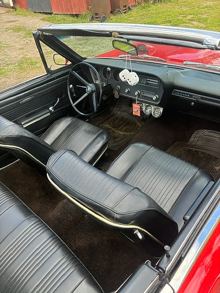 Pontiac LeMans 4 of 8