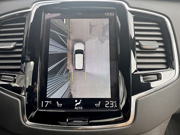 Volvo XC90 12 of 22