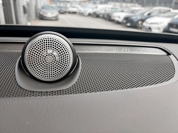 Volvo XC90 11 of 22