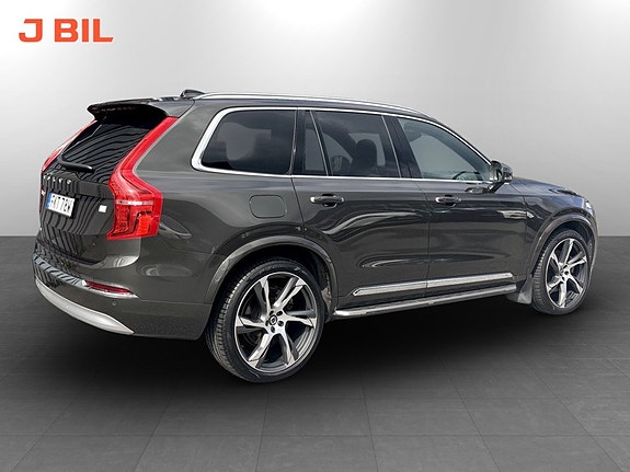 Volvo XC90 3 of 22