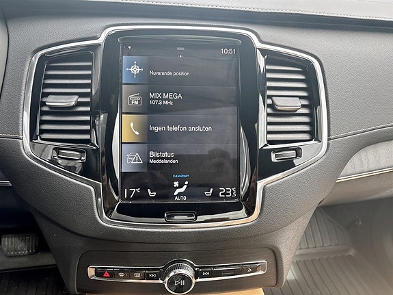 Volvo XC90 14 of 22