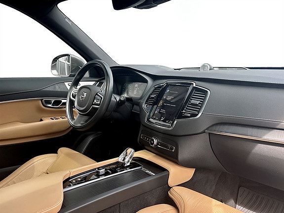 Volvo XC90 17 of 22