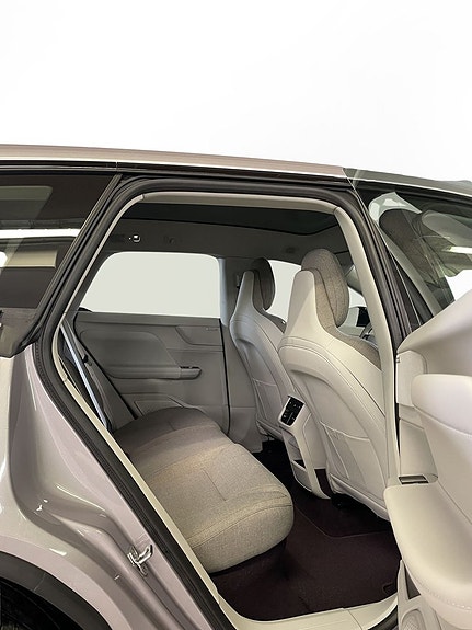 Volvo EX60 14 of 15
