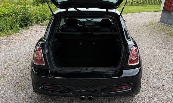 MINI Cooper S 6 of 10