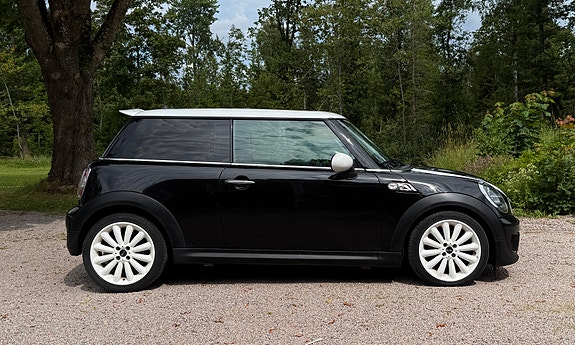 MINI Cooper S 4 of 5