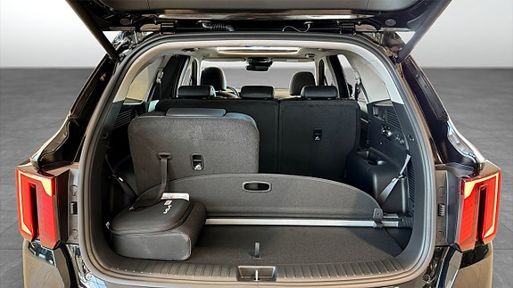 Kia Sorento 4 of 20