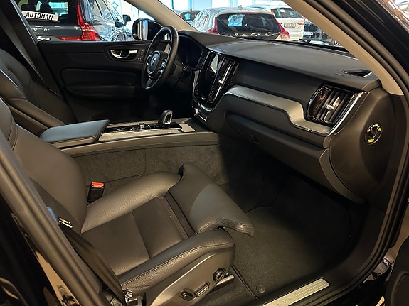 Volvo XC60 6 of 15