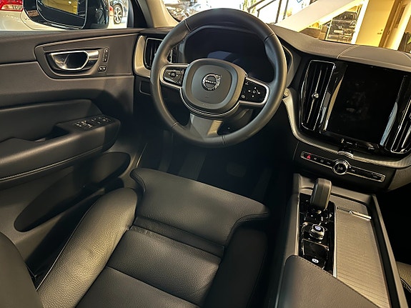 Volvo XC60 4 of 15