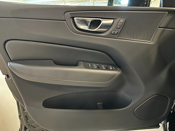 Volvo XC60 12 of 15