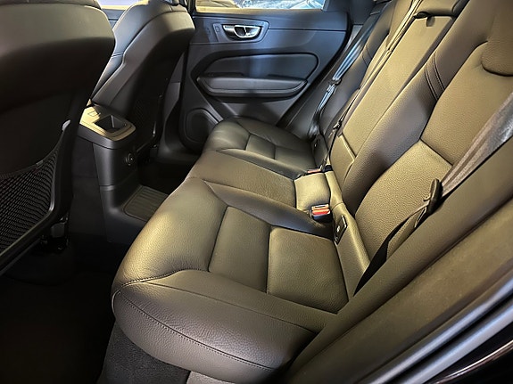 Volvo XC60 3 of 15