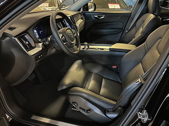 Volvo XC60 5 of 15