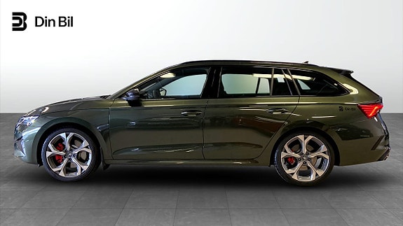 Skoda Octavia 2 of 5