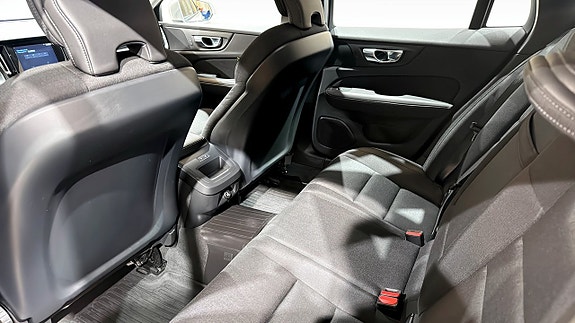 Volvo V60 11 of 19