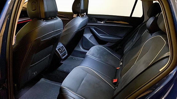 Volkswagen Passat 11 of 13