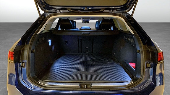 Volkswagen Passat 12 of 13