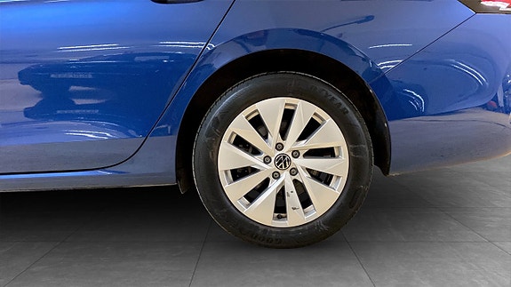 Volkswagen Passat 6 of 13