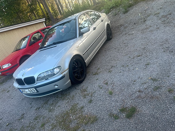 BMW 318i 4 of 4
