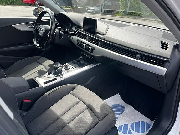 Audi A4 10 of 11