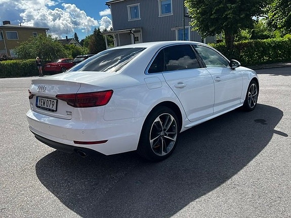 Audi A4 5 of 11